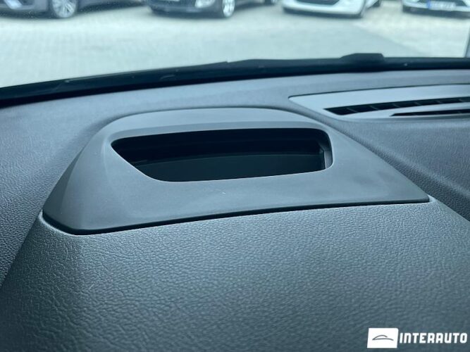 BMW 216d 43 interauto-car