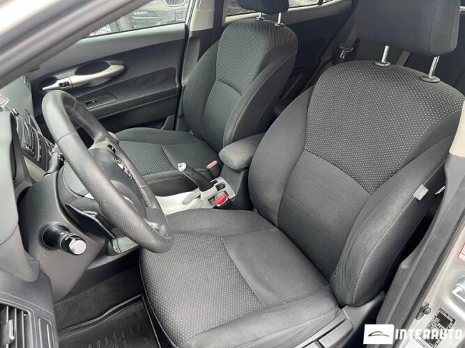 Toyota Auris 31 interauto-car