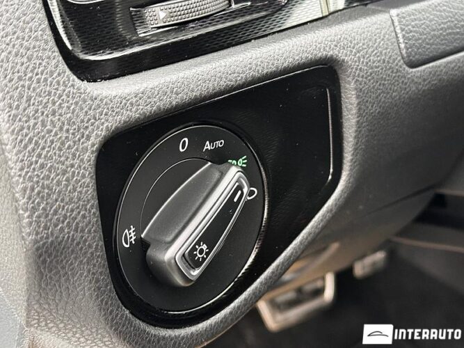 Volkswagen Golf GTE 47 interauto-car