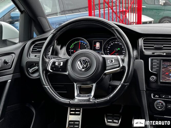 Volkswagen Golf GTE 40 interauto-car