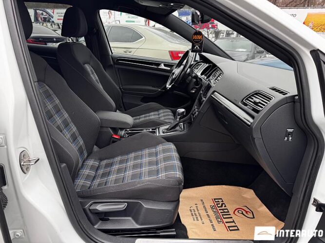 Volkswagen Golf GTE 38 interauto-car