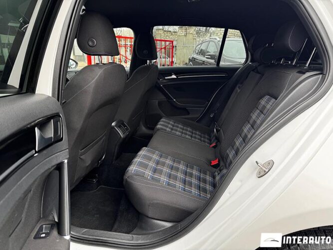 Volkswagen Golf GTE 51 interauto-car