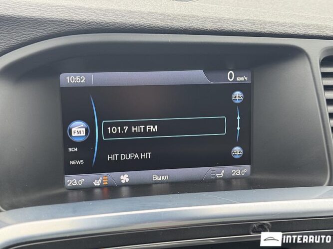 Volvo V 60 43 interauto-car