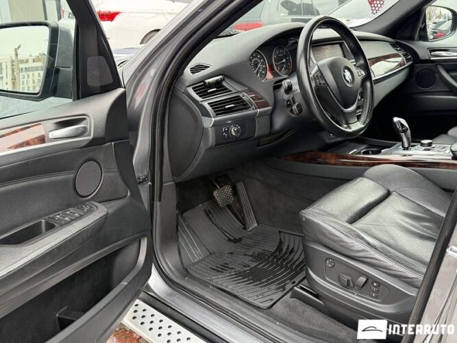 BMW X5 3.0i 36 interauto-car