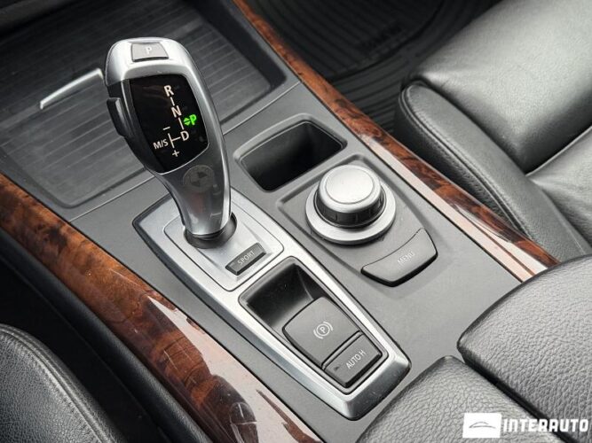 BMW X5 3.0i 44 interauto-car