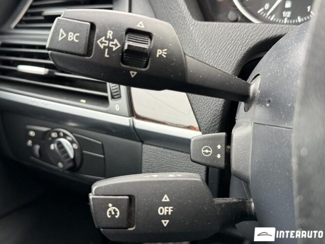 BMW X5 3.0i 35 interauto-car