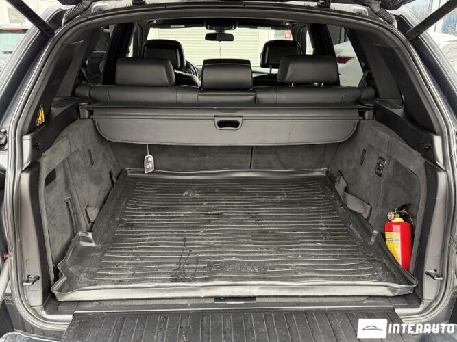 BMW X5 3.0i 49 interauto-car