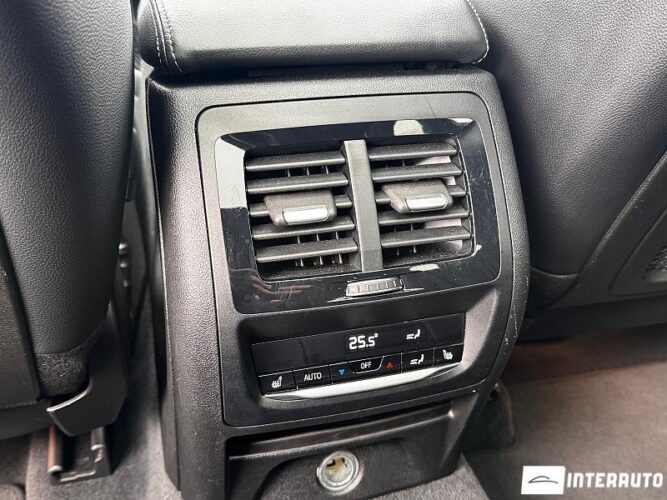 BMW X3 M4.0i 66 interauto-car