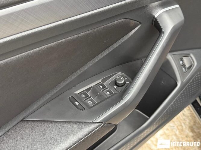 Volkswagen Jetta 36 interauto-car