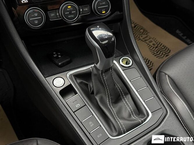 Volkswagen Jetta 44 interauto-car