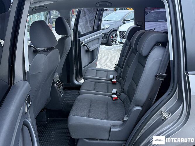 Volkswagen Touran 43 interauto-car