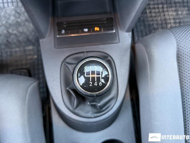 Volkswagen Touran 42 interauto-car