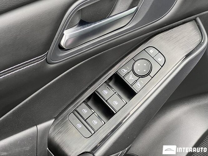 Nissan Qashqai 51 interauto-car