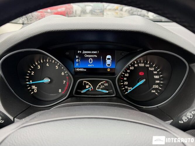 Ford Focus 37 interauto-car