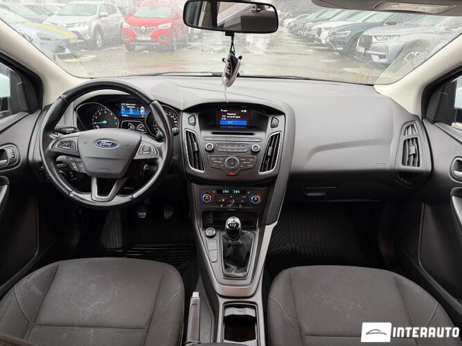 Ford Focus 35 interauto-car