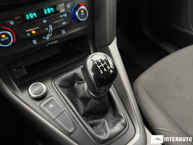 Ford Focus 40 interauto-car