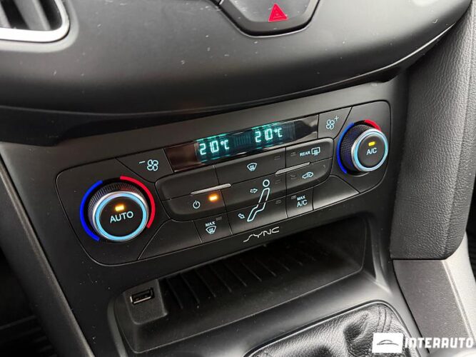 Ford Focus 39 interauto-car