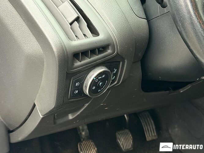 Ford Focus 34 interauto-car