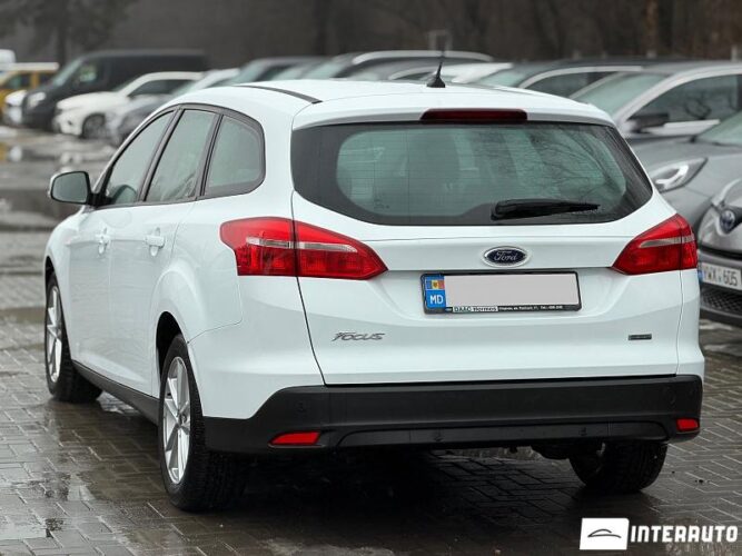 Ford Focus 31 interauto-car