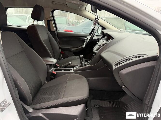Ford Focus 41 interauto-car