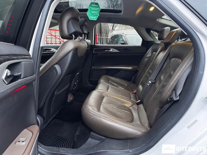 Lincoln MKZ 53 interauto-car