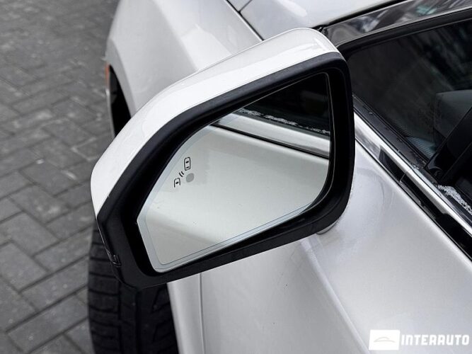 Lincoln MKZ 38 interauto-car