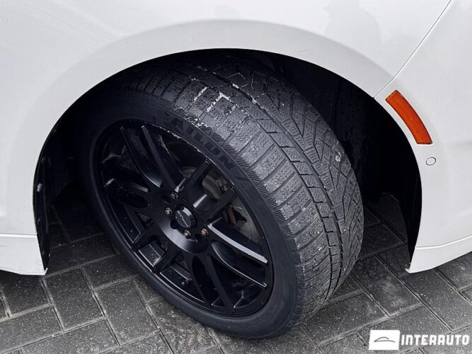 Lincoln MKZ 40 interauto-car