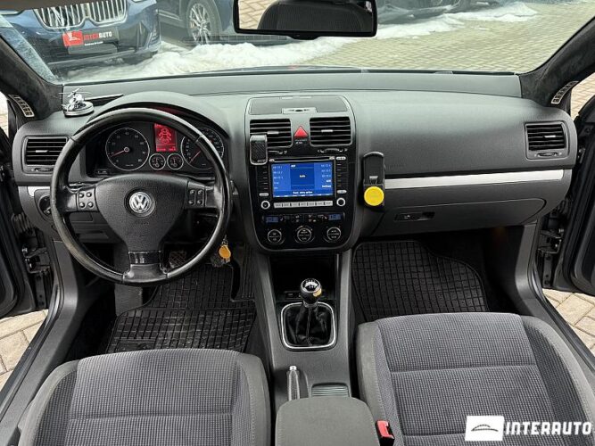 Volkswagen Jetta 34 interauto-car