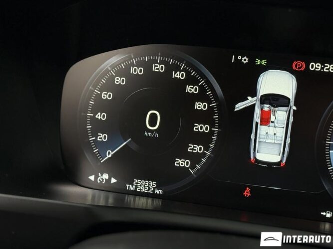 Volvo XC 90 42 interauto-car