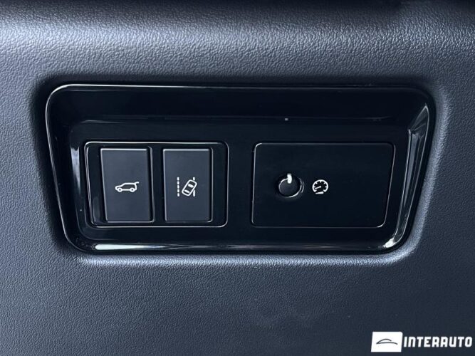 Jaguar F-Pace 41 interauto-car