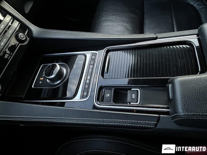 Jaguar F-Pace 47 interauto-car