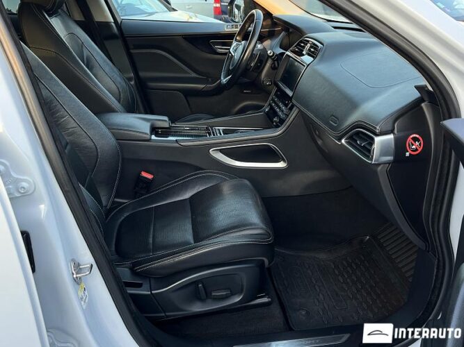 Jaguar F-Pace 48 interauto-car