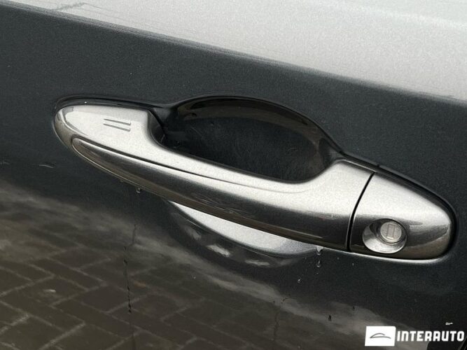 Toyota Rav-4 37 interauto-car