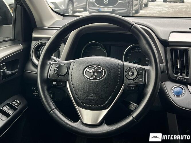 Toyota Rav-4 42 interauto-car