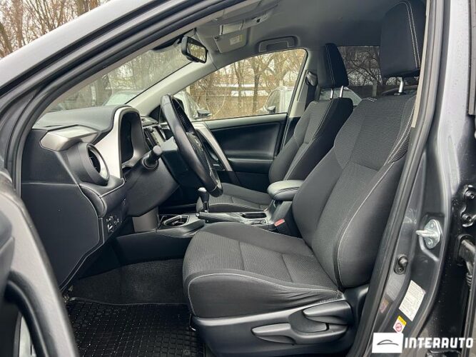 Toyota Rav-4 38 interauto-car