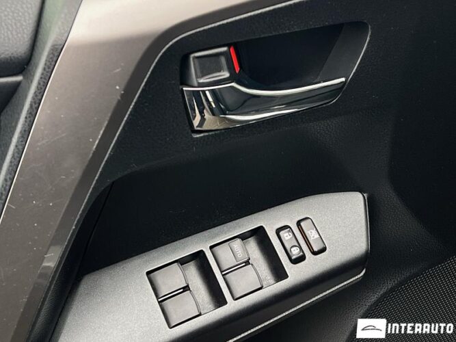 Toyota Rav-4 39 interauto-car