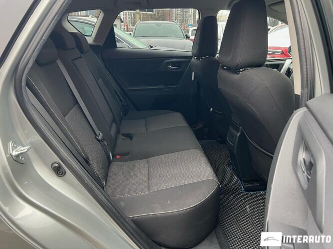 Toyota Auris 47 interauto-car