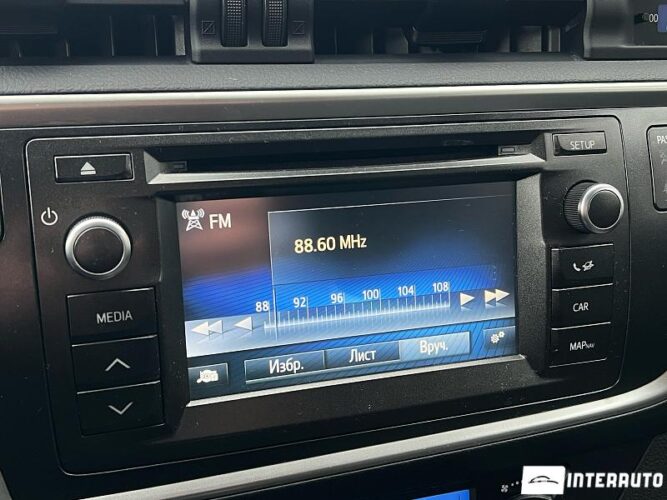 Toyota Auris 43 interauto-car