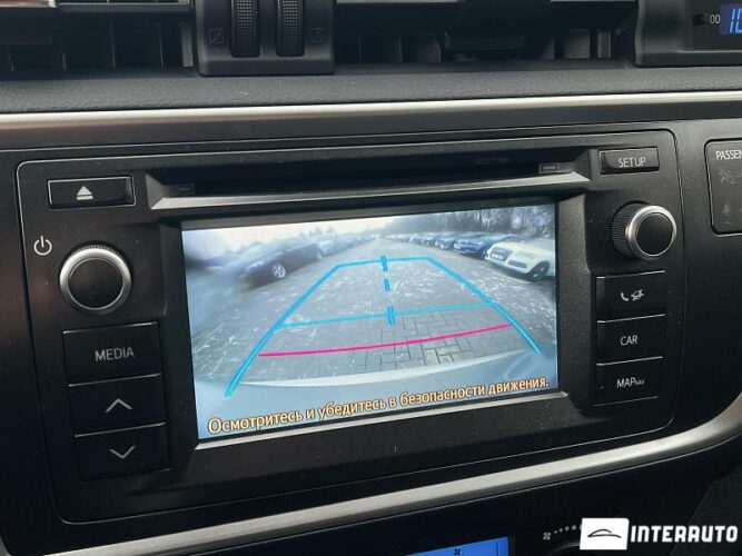 Toyota Auris 42 interauto-car