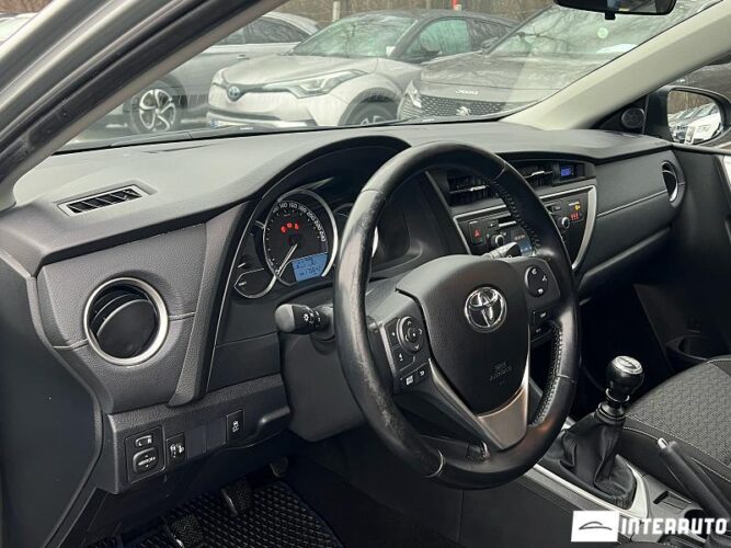Toyota Auris 38 interauto-car