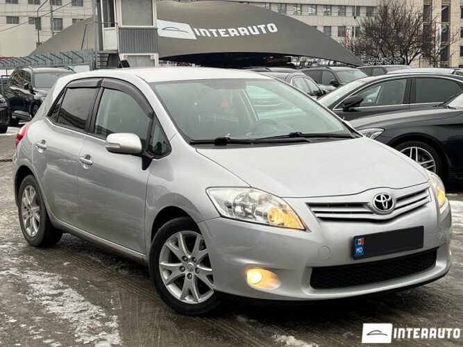 Toyota Auris 2011 doar la InterAuto