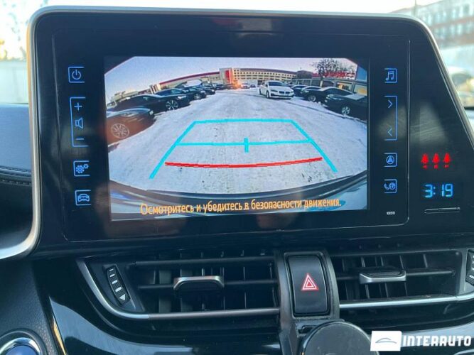 Toyota C-HR 44 interauto-car