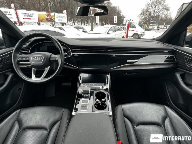 Audi Q8 43 interauto-car
