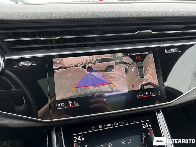 Audi Q8 45 interauto-car