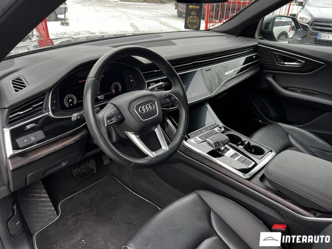 Audi Q8 42 interauto-car