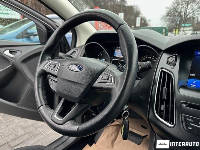 Ford Focus 37 interauto-car