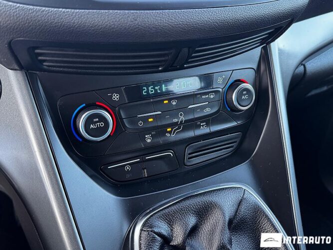 Ford Kuga 43 interauto-car