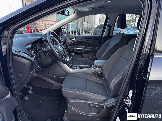 Ford Kuga 35 interauto-car