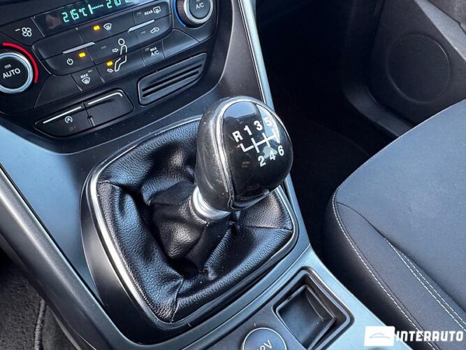 Ford Kuga 44 interauto-car