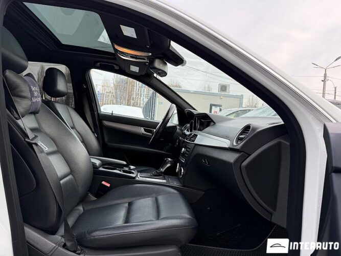 Mercedes C 250 42 interauto-car